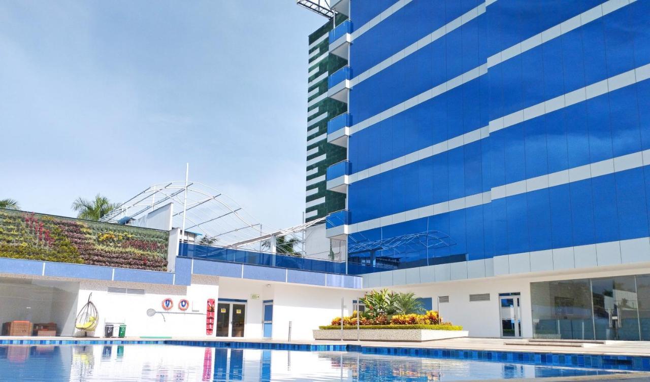 Hotel Royal Elim International San Antonio  Exterior photo The pool at the hotel