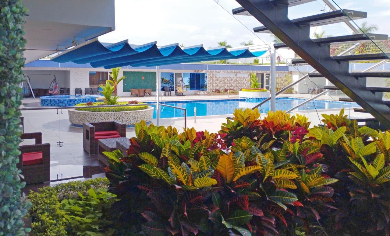 Hotel Royal Elim International San Antonio  Exterior photo The pool at the hotel